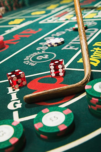 agen198 live support interface with chat agent and poker hand history